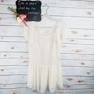 Areve Top Size M Crochet Tulle Short Flutter Sleeve Lined Ivory